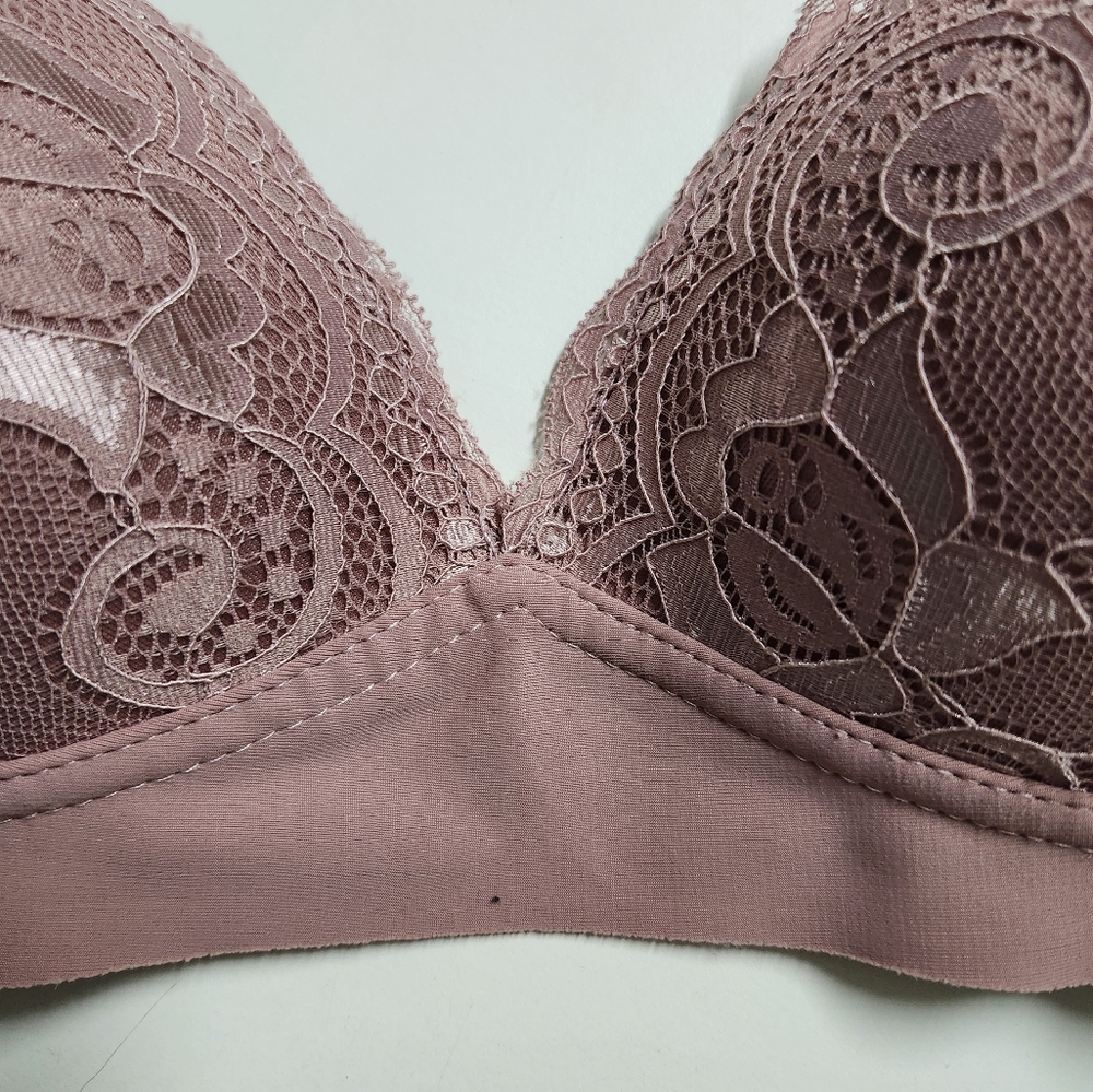 NWOT Lace Trim Bra - Picture 2 of 4